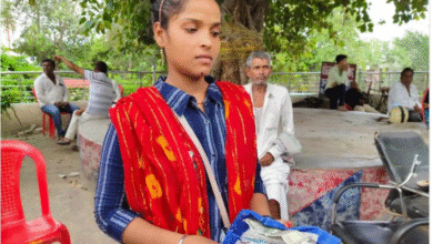 Photo of कानपुर देहात में युवकों ने फॉर्म भरने का झांसा देकर बुजुर्ग किसान से की 90 हजार की ठगी