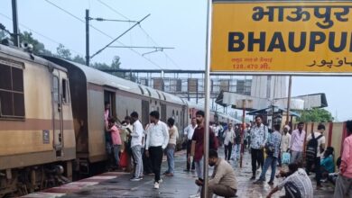 Photo of भाऊपुर में मालगाड़ी डिरेल: युद्धस्तर पर मरम्मत के बाद अप ट्रैक चालू, रेल यातायात बहाल