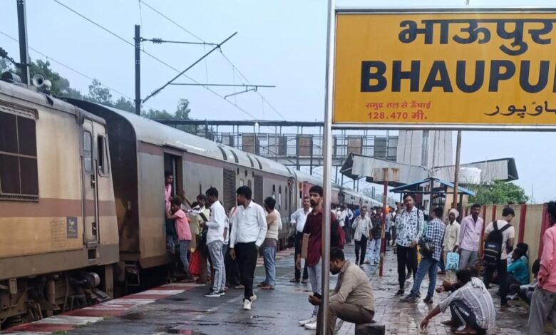 भाऊपुर में मालगाड़ी डिरेल: युद्धस्तर पर मरम्मत के बाद अप ट्रैक चालू, रेल यातायात बहाल 1 BHAUPUR