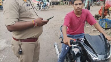 Photo of चौकी प्रभारी सिठमरा रजनीश कुमार वर्मा ने चलाया चेकिंग अभियान, वाहन चालकों में मची अफरा तफरी
