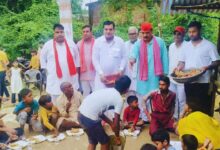 Photo of बाढ़ पीड़ितों के लिए समाजवादी पार्टी की ‘PDA रसोई’ बनी सहारा