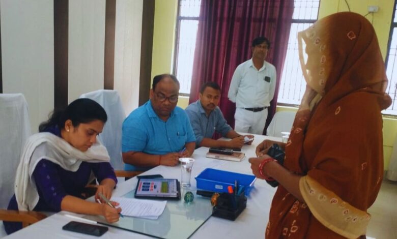 समाधान दिवस में सीडीओ की सख़्ती: शिकायतों का समय पर और गुणवत्तापूर्ण निपटारा सुनिश्चित करने का निर्देश 3 cdo