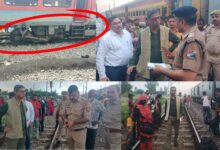 Photo of जनसाधारण एक्सप्रेस की दो बोगियां पटरी से उतरीं, जिलाधिकारी ने लिया जायजा