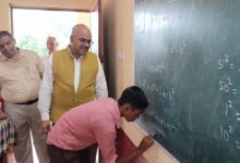Photo of जिलाधिकारी ने उच्च प्राथमिक विद्यालय लोधवा खेड़ा का औचक निरीक्षण किया