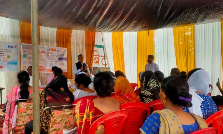 वित्तीय समावेशन संतृप्ति अभियान के तहत परगही बांगर ग्राम पंचायत में विशेष जागरूकता कार्यक्रम आयोजित 3 knp 2