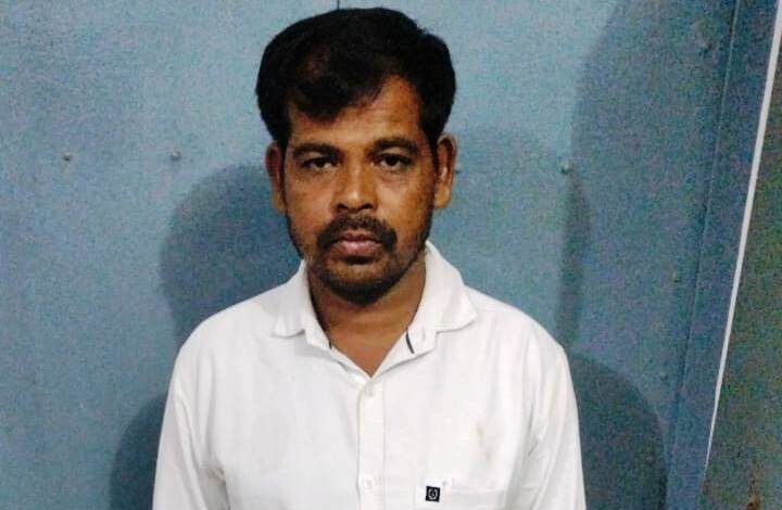 30 क्वार्टर नाजायज शराब समेत शातिर गिरफ्तार,भेजा कोर्ट 3 photo 11 1 5