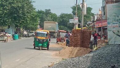 Photo of ट्रैफिक पुलिस की लापरवाही से नो एंट्री में घुस रहे वाहन