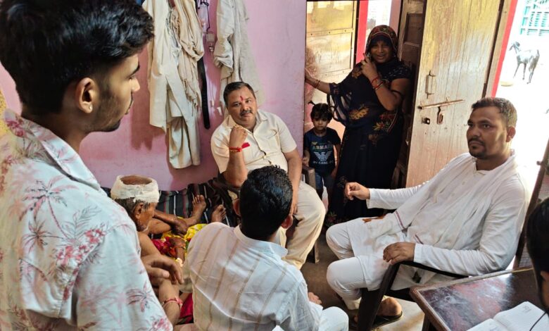 राघव अग्निहोत्री ने बांटा लोगों का दुख-दर्द 3 photo 12 1 5