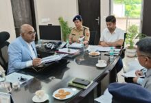 Photo of कानपुर में अवैध शस्त्रों पर कड़ी कार्रवाई, डीएम ने दिए सख्त निर्देश