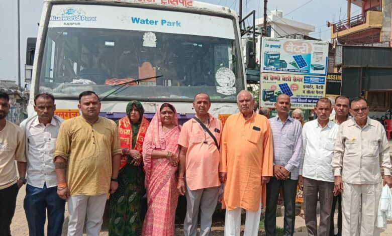 माँ वैष्णो देवी के पावन दर्शन करने के लिए दिनेश पांडेय के निर्देशन में एक जत्था रवाना 1 photo 14 1 3