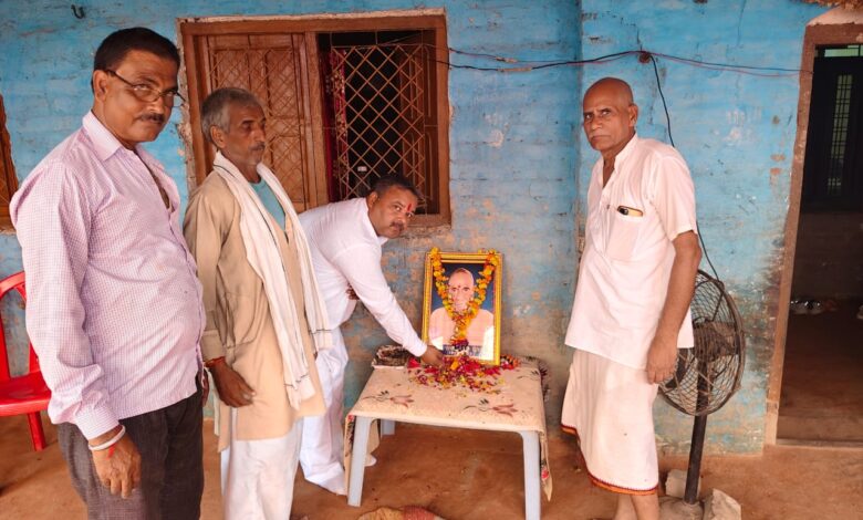पंडित राम नारायण द्विवेदी को राघव अग्निहोत्री ने दी श्रद्धांजलि 3 photo 14 1 5