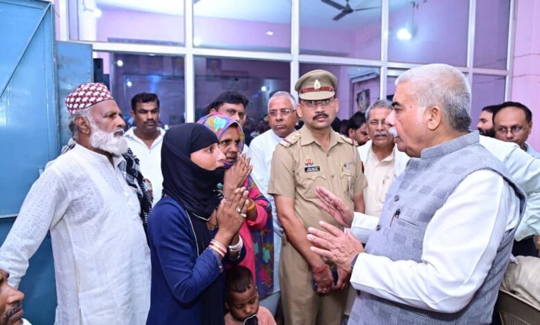 पुखरायां में कैबिनेट मंत्री राकेश सचान ने सुनीं जनता की समस्याएं, तुरंत निस्तारण के निर्देश 1 photo 20 1 2