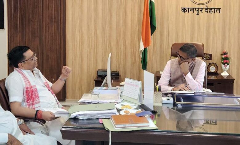 एमएलसी अरुण पाठक ने सुनी जनता की समस्याएं 3 photo 23