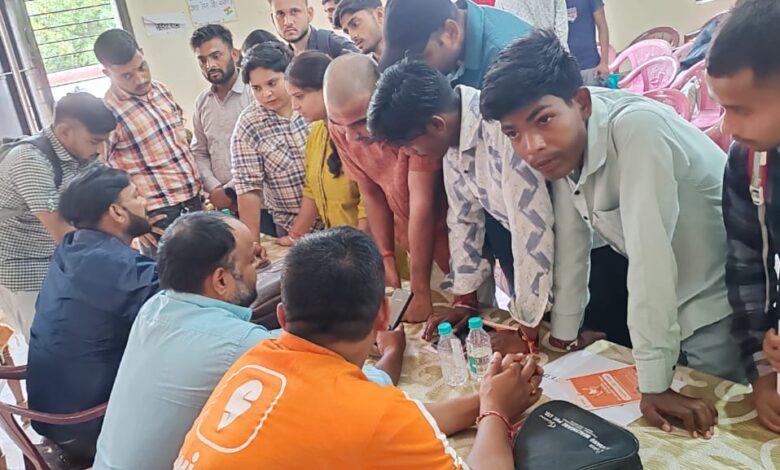 कानपुर देहात के रोजगार मेले में 156 युवाओं को मिला रोजगार 1 photo 24