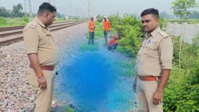 Photo of कानपुर देहात में रेलवे लाइन किनारे क्षत विक्षत अवस्था में मिला अधेड़ का शव,नहीं हो सकी पहचान