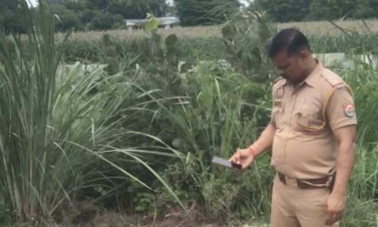 कानपुर देहात में ट्रेन से कटकर युवक की मौत 3 photo 45