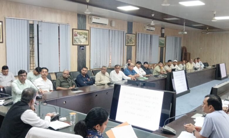 जिलाधिकारी की अध्यक्षता में उर्वरक समीक्षा बैठक सम्पन्न 1 photo 6 1 1