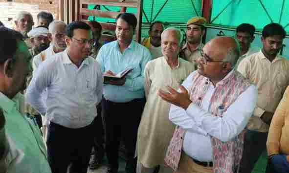 ग्राम पंचायत रमईपुर की अनोखी पहल; कचरे से कमाई, गांव में बढ़ी सफाई 3 Add a subheading 1