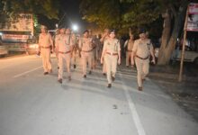 Photo of कानपुर देहात: नई पुलिस अधीक्षक श्रद्धा नरेंद्र पाण्डेय ने संभाला मोर्चा, आगामी त्यौहारों के मद्देनजर अकबरपुर में की पैदल गस्त