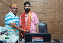 Photo of दैनिक अमन यात्रा समाचार पत्र के 10वर्ष पूर्ण होने पर प्रधान संपादक बीरेंद्र शर्मा को किया सम्मानित