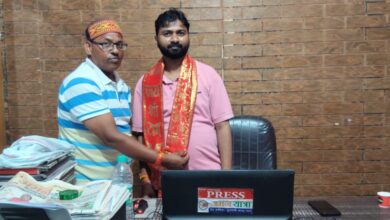Photo of दैनिक अमन यात्रा समाचार पत्र के 10वर्ष पूर्ण होने पर प्रधान संपादक बीरेंद्र शर्मा को किया सम्मानित