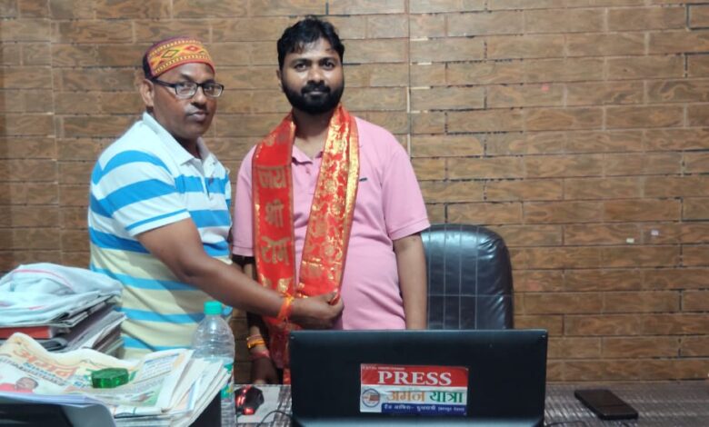 दैनिक अमन यात्रा समाचार पत्र के 10वर्ष पूर्ण होने पर प्रधान संपादक बीरेंद्र शर्मा को किया सम्मानित 3 IMG 20250921 WA0035