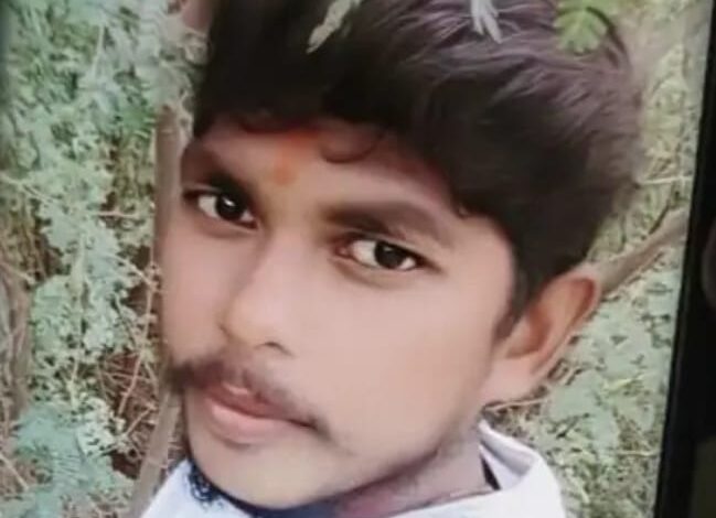 कानपुर देहात में करंट की चपेट में आकर युवक की मौत, हाइटेंशन लाइन में ट्रांसफार्मर बदलते समय हुआ हादसा 3 IMG 20250921 WA0038