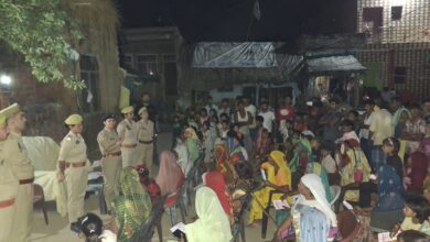Photo of पुलिस अधीक्षक कानपुर देहात श्रद्धा नरेन्द्र पाण्डेय के निर्देशन में मिशन शक्ति अभियान फेज 5.0 के तहत थाना क्षेत्र राजपुर के ग्राम जल्लापुर में क्षेत्राधिकारी सिकन्दरा द्वारा चौपाल लगाकर महिलाओं/बालिकाओं को किया गया जागरुक