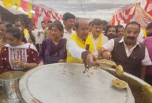Photo of नवरात्रि: किदवईनगर विधायक महेश त्रिवेदी ने किया 101 कन्याओं का पूजन और भोज