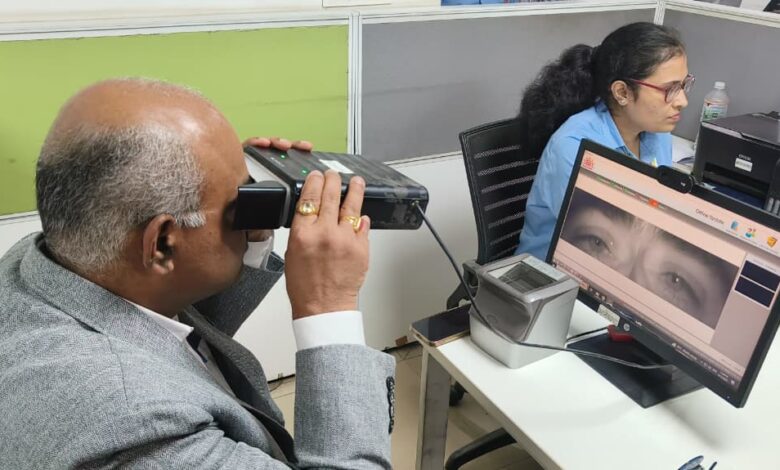 dm कानपुर adhaar
