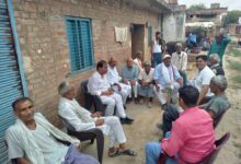 Photo of सपा नेता नरेन्द्र पाल सिंह ने शोक संतप्त परिवारों से मिलकर संवेदना व्यक्त की