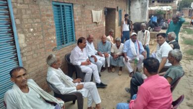 Photo of सपा नेता नरेन्द्र पाल सिंह ने शोक संतप्त परिवारों से मिलकर संवेदना व्यक्त की
