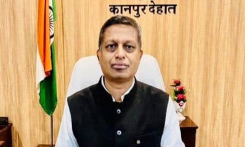 अनुपम श्रीवास्तव, नायब नाजिर, तहसील डेरापुर, सरकारी धनराशि में हेराफेरी के आरोप में निलंबित 3 photo 1