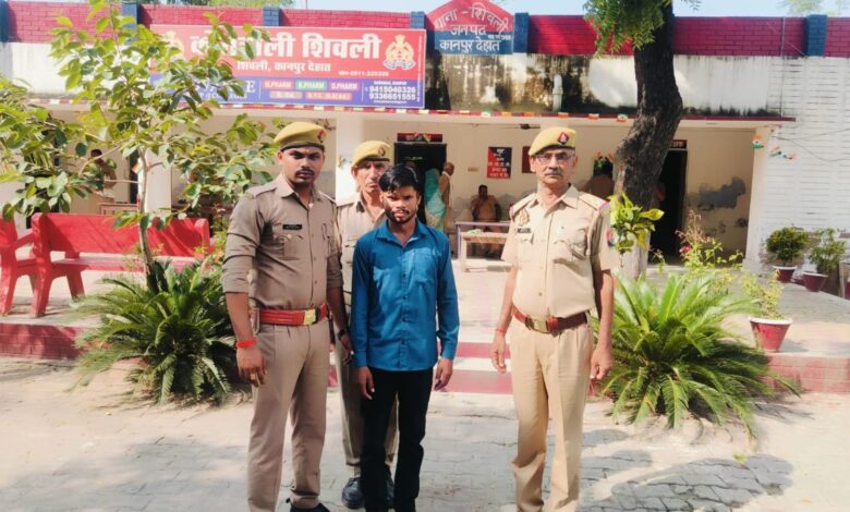 2 साल बाद पकड़ा गया सड़क जाम और पुलिस पर हमले का आरोपी 1 photo 14