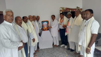 Photo of पुखरायां में शिक्षक दिवस पर पूर्व विधायक प्रत्याशी ने किया शिक्षकों का सम्मान