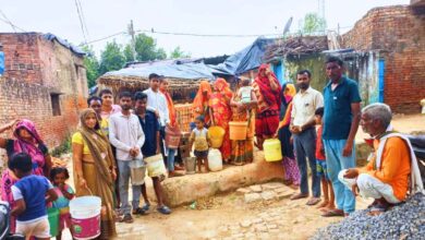 Photo of मन की बात सुनने के बाद ग्रामीणों ने पानी की समस्या को लेकर किया प्रदर्शन