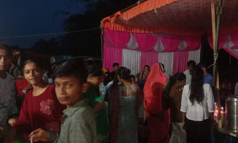 वानरेश्वर धाम में बुढ़वा मंगल के अवसर पर मेले का आयोजन,भक्तों की उमड़ी भीड़, लगे जयकारे 3 photo 29