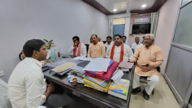 Photo of निर्वाचन प्रक्रिया की पारदर्शिता हेतु प्रशासन व दलों ने साझा किए सुझाव