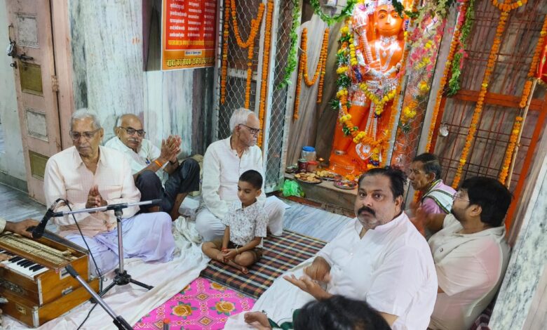 जनपद मुख्यालय के अनेक देवालयों में किया गया हनुमानजी के विग्रह का पूजन, प्रसाद वितरण 1 photo 34
