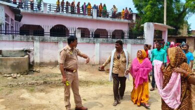 Photo of कानपुर देहात में दर्दनाक हादसा,कच्चे मकान की छत ढही,मलबे में दबकर मां,बेटी की मौत