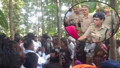 Photo of शिवराजपुर लालपुर में किशोरी का शव पेड़ से लटका मिला, हत्या का आरोप