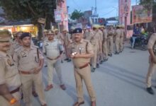 Photo of त्योहारों को लेकर कानपुर देहात पुलिस सख्त, 500 से अधिक जवानों ने किया रूट मार्च
