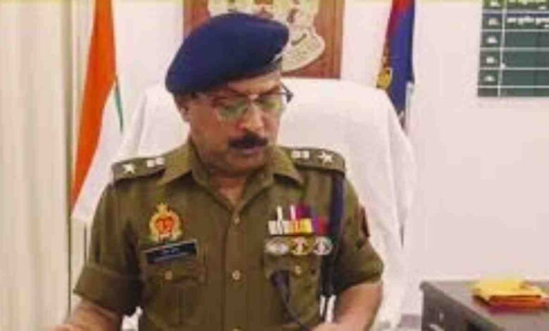 जालौन में लावारिस वाहनों पर कार्रवाई, 7 दिन में नहीं छुड़ाए तो होगी नीलामी 3 sp जालौन