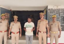 Photo of कानपुर देहात में पुलिस को बड़ी सफलता, 16 हजार का अवैध गांजा बरामद; आरोपी गिरफ्तार