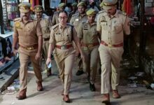 Photo of कानून व्यवस्था के दृष्टिगत पुलिस क्षेत्राधिकारी ने राजपुर कस्बे में किया पैदल गश्त,सीसीटीवी कैमरे लगाने की अपील