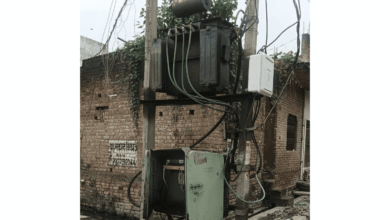 Photo of नगर पंचायत रूरा में खुला पड़ा ट्रांसफार्मर, ‘अनहोनी’ को दावत; जिम्मेदार बेखबर