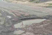 Photo of गड्ढों से जूझता रसूलाबाद: ‘गड्ढा मुक्त’ योजना हुई हवा-हवाई, उसरी गांव के पास मौत का गड्ढा