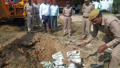 Photo of कानपुर देहात: राजपुर पुलिस ने जब्त 46 लीटर अवैध शराब नष्ट की, SP के निर्देश पर हुई कार्रवाई