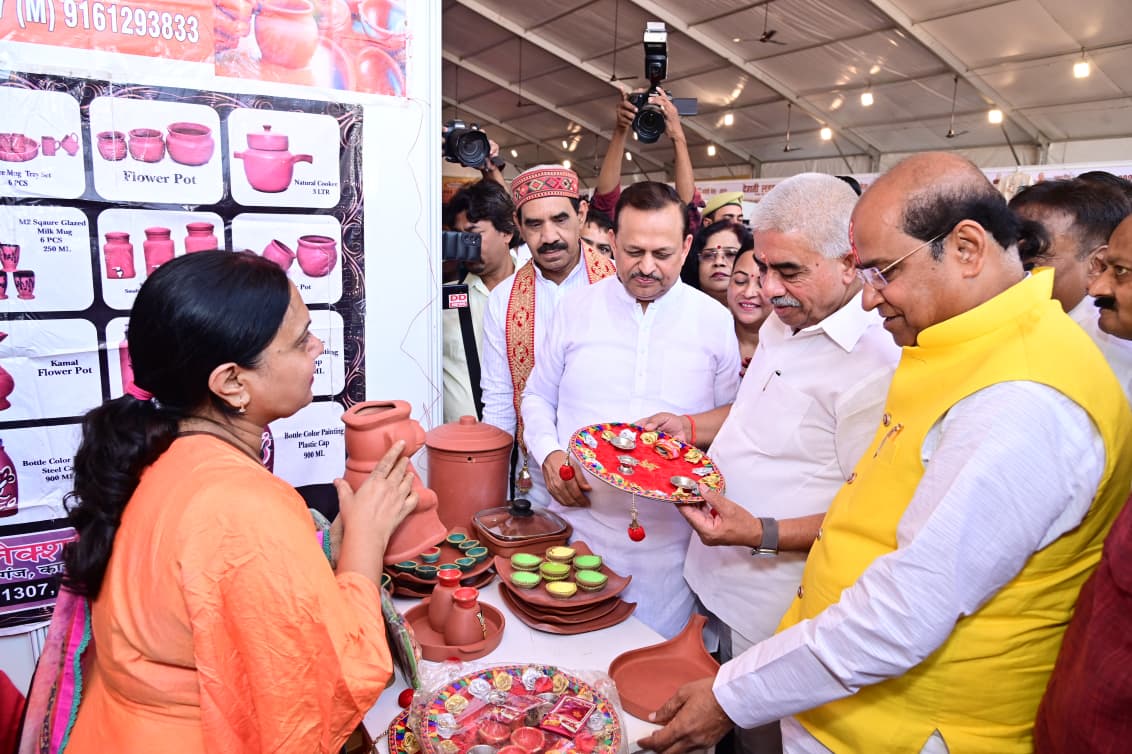 शुरू हुआ स्वदेशी मेला-2025, 70 स्टॉल्स में सजे प्रदेश के उत्कृष्ट उत्पाद 4 IMG 20251012 WA0299