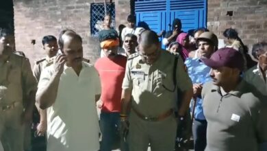 Photo of कानपुर देहात में पानी को लेकर हुआ बवाल, पुलिस ने ग्रामीणों पर बरसाई लाठियां